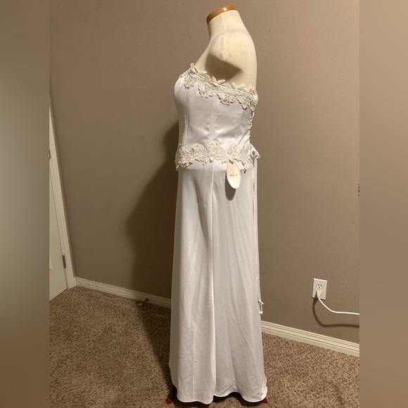 NWOT 2 pc corset wedding gown with scarf/wrap - Picture 2 of 16